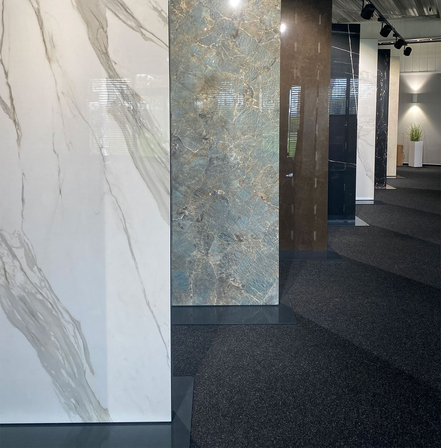 Ausstellung im Saxoboard Fliesenzentrum Ausstellung im Saxoboard Fliesenzentrum