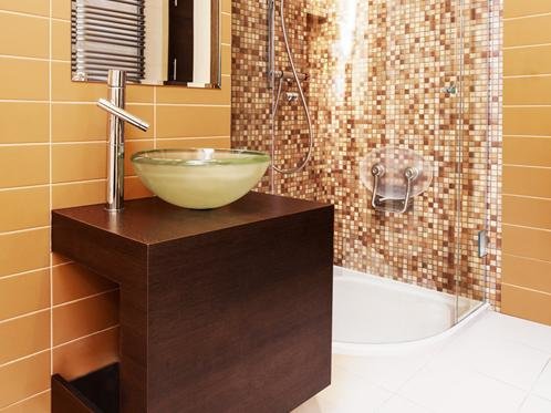 Runddusche aus Glas im Viertelkreisformat