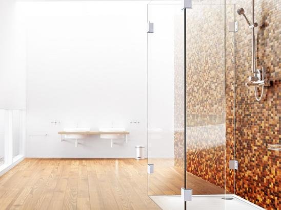 Receveur de douche plat avec paroi de douche en verre