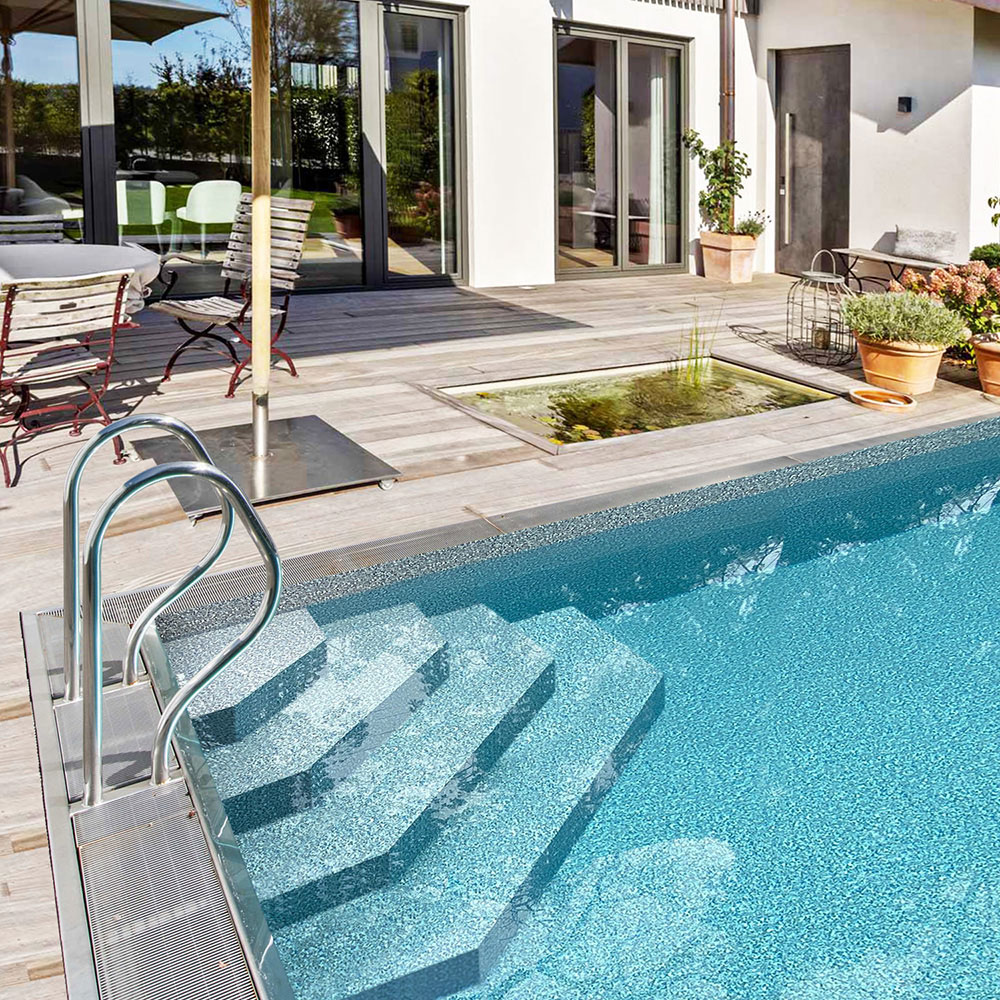 Escalier de piscine accès d'angle en forme de trapèze Escalier de piscine accès d'angle en forme de trapèze